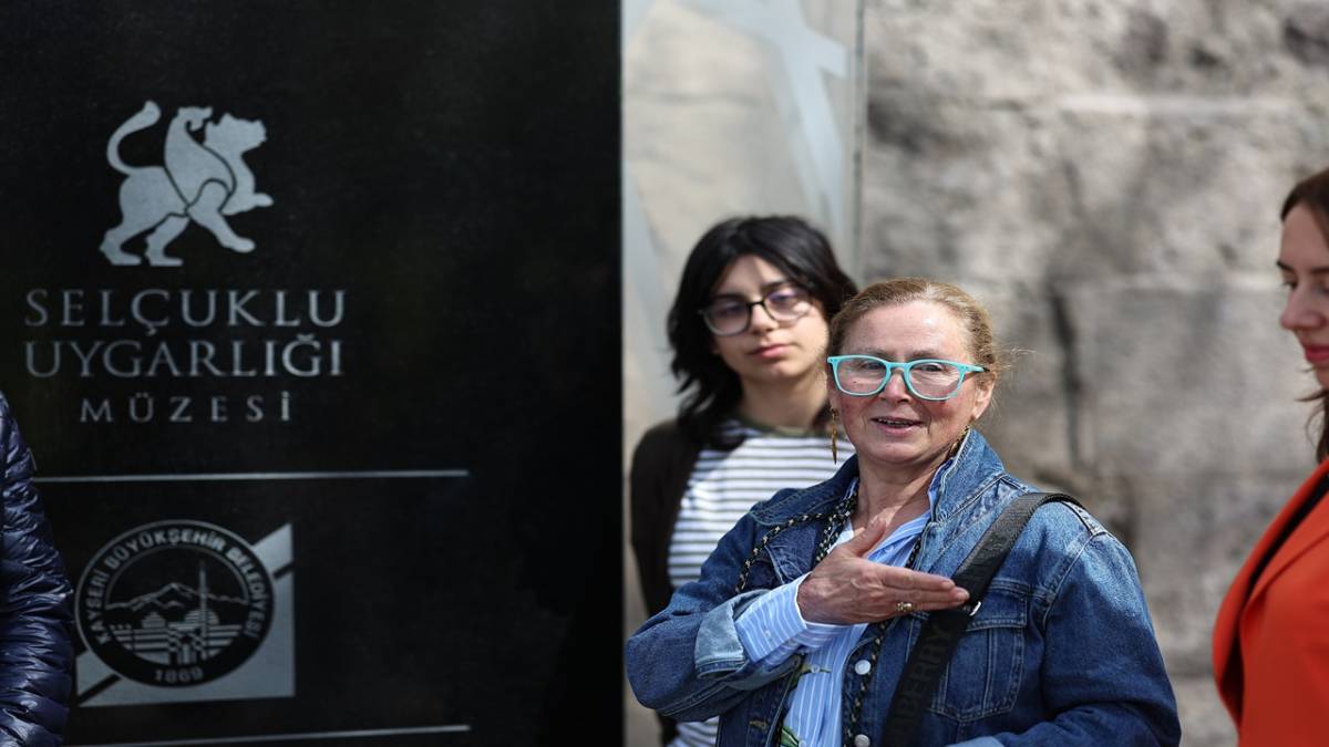 BÜYÜKŞEHİR’DEN PORTEKİZLİ ÖĞRENCİLERE “KÜLTÜR YOLU” GEZİSİ