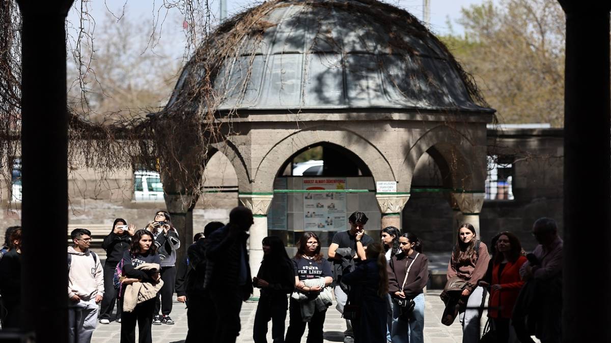 BÜYÜKŞEHİR’DEN PORTEKİZLİ ÖĞRENCİLERE “KÜLTÜR YOLU” GEZİSİ
