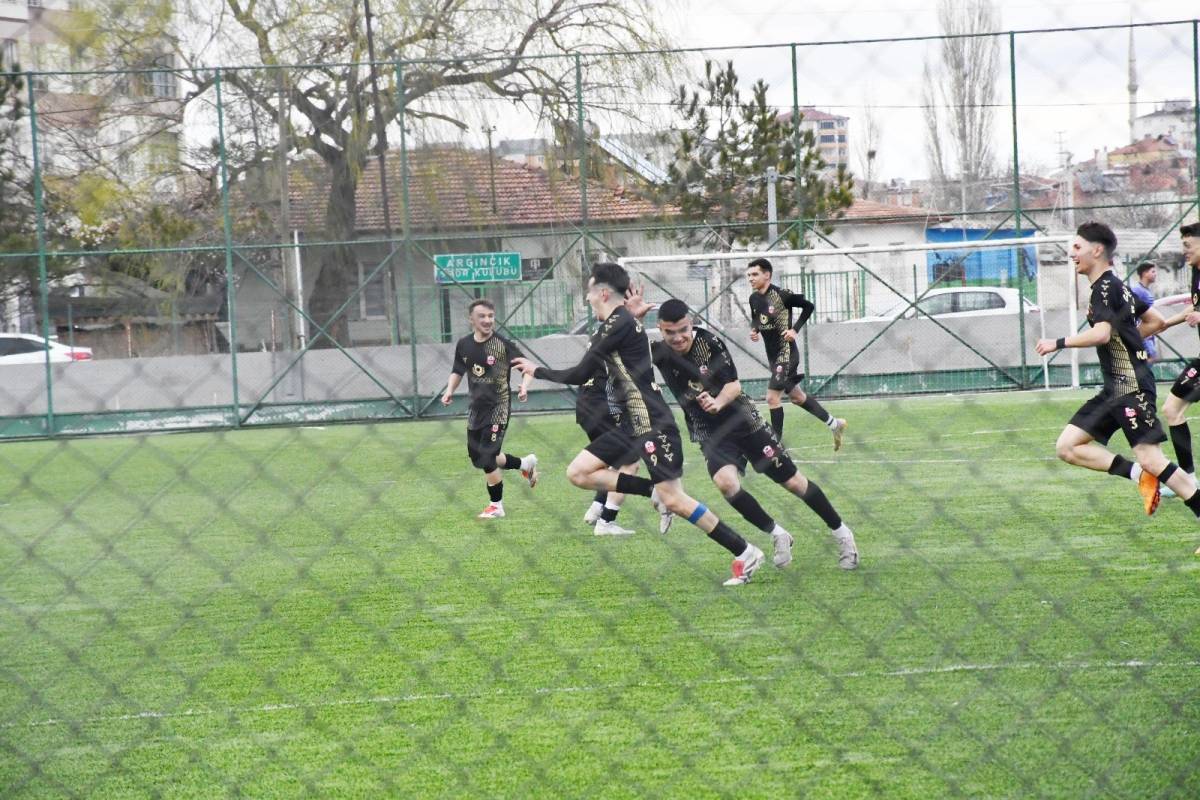 GÜLTEPESPOR U18 ÇOK MUTLU