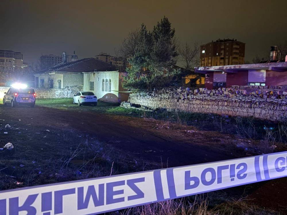 SİLAHLI KAVGADA AĞIR YARALANAN GENÇ HAYATINI KAYBETTİ