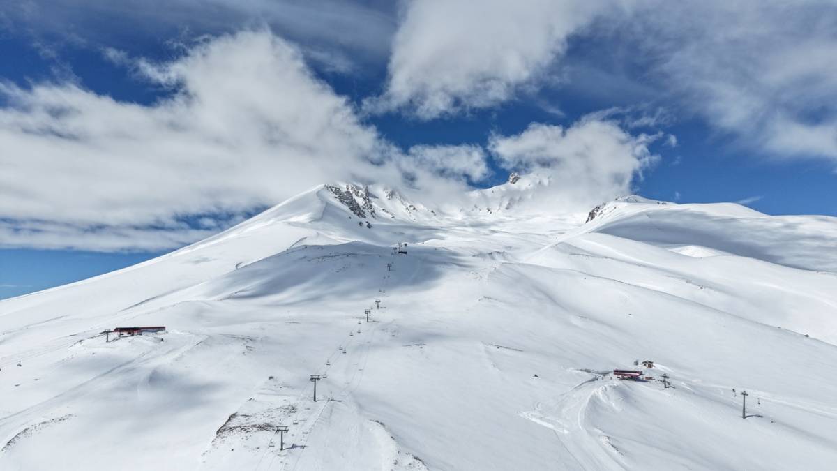 ERCİYES'TE KAYAK KEYFİ NİSANDA DA SÜRECEK