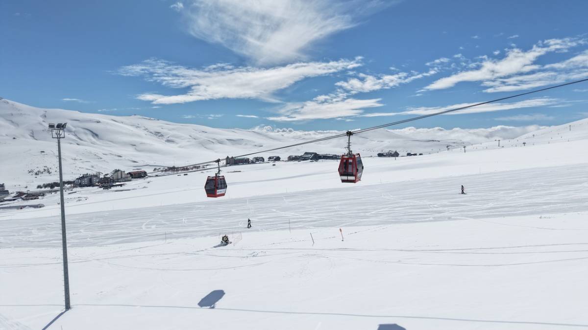 ERCİYES'TE KAYAK KEYFİ NİSANDA DA SÜRECEK