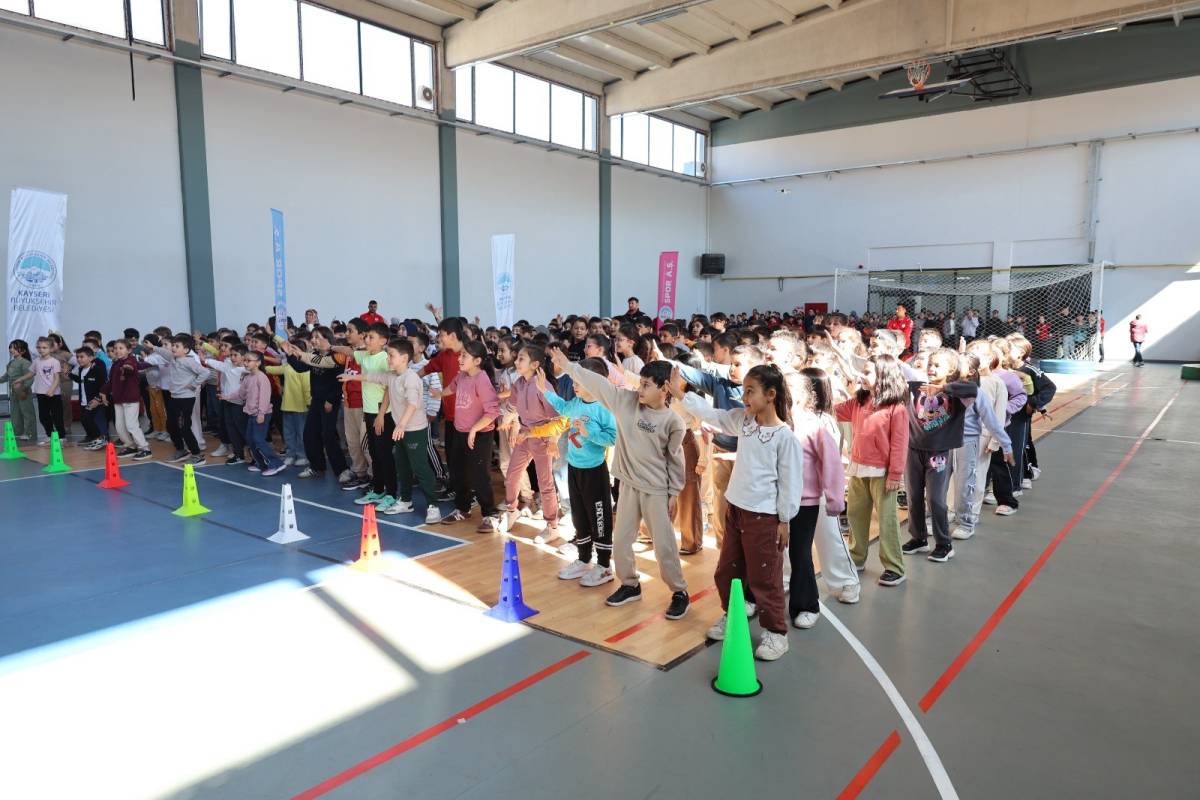 DEVELİ’DE 550 ÖĞRENCİYE SPOR DOLU BULUŞMA