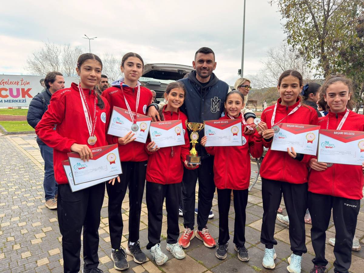 KAYSERİLİ ATLETLER MADALYALARLA DÖNDÜ