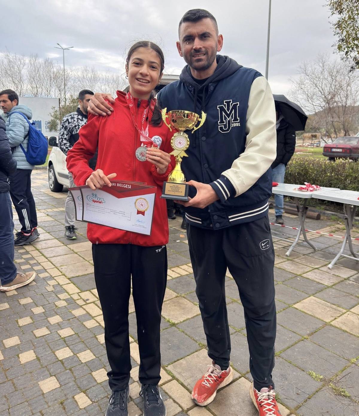 KAYSERİLİ ATLETLER MADALYALARLA DÖNDÜ