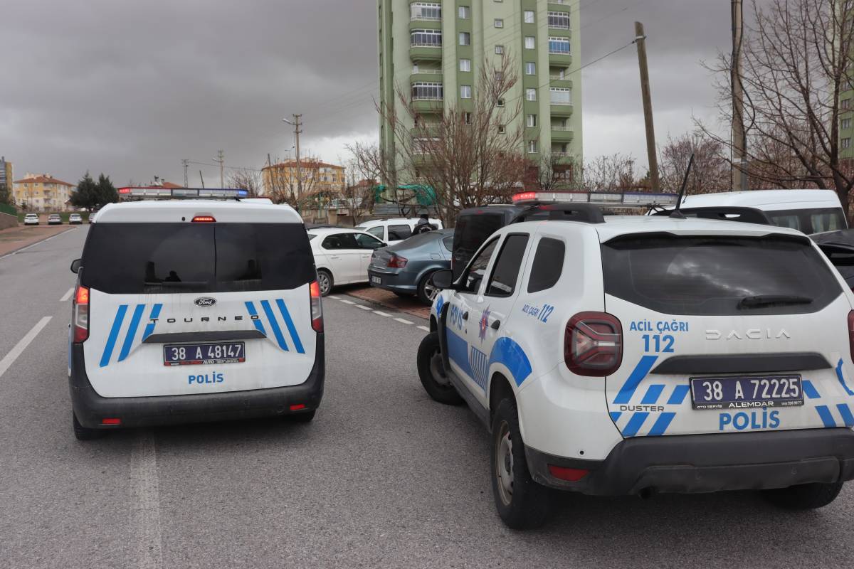 KAVGADA ARAÇLAR KURŞULANDI