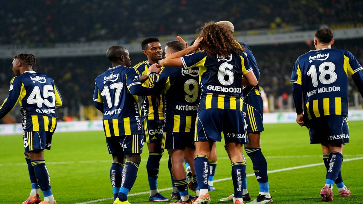FENERBAHÇE, LİGİN SON VİRAJINA DERBİ GALİBİYETİYLE GİRMEK İSTİYOR