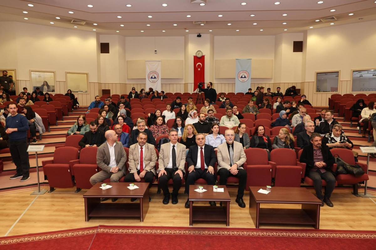 ERÜ’DE ‘ARAŞTIRMADAN YAYINA KURUMSAL DESTEK MEKANİZMALARI VE AÇIK ERİŞİM OLANAKLARI’ ANLATILDI