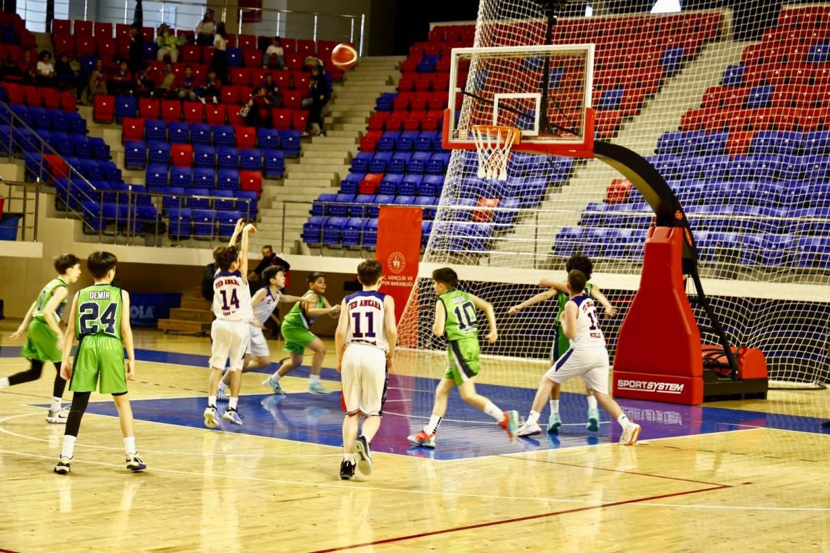 KÜÇÜKLER BASKETBOL GRUP MÜSABAKALARI SONA ERDİ