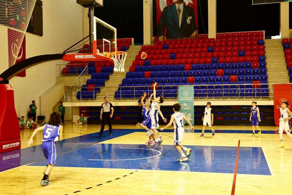 KÜÇÜKLER BASKETBOL GRUP MÜSABAKALARI SONA ERDİ