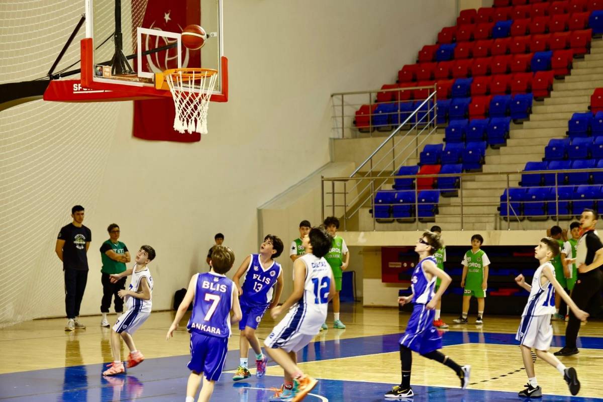 KÜÇÜKLER BASKETBOL GRUP MÜSABAKALARI SONA ERDİ