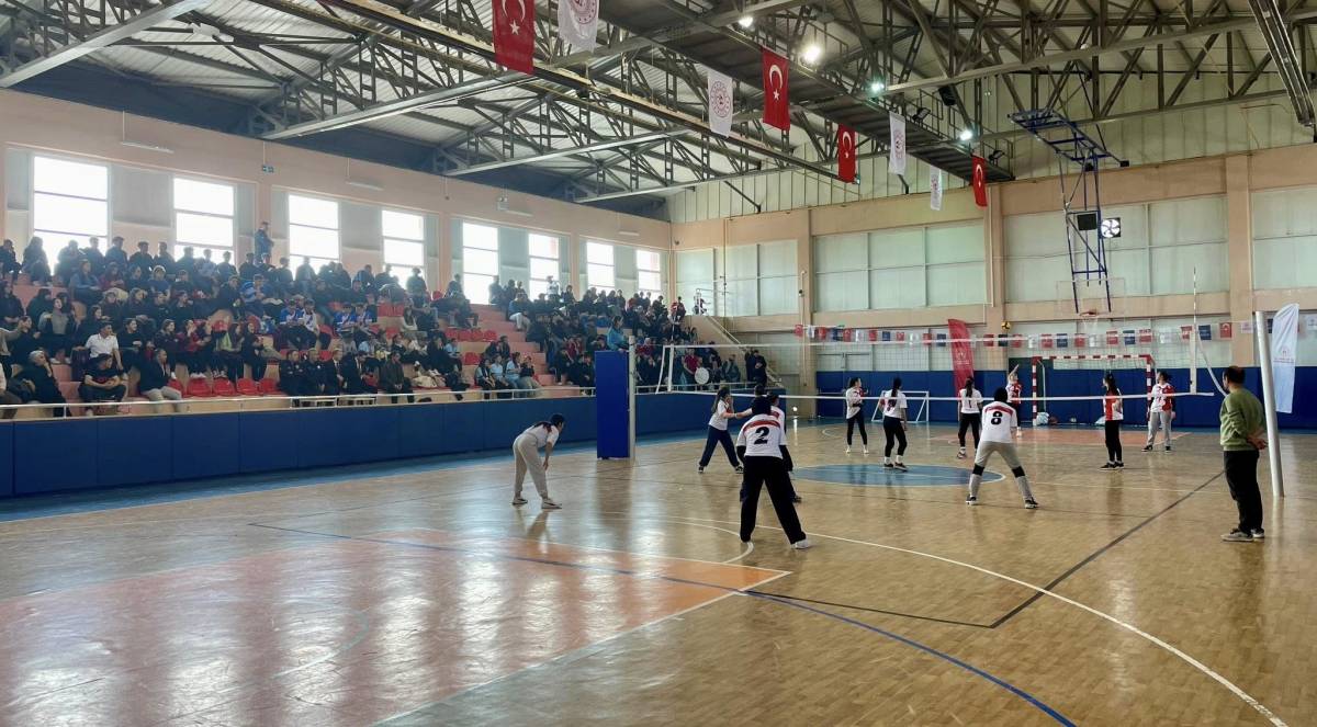 2. KÜME VOLEYBOL MÜSABAKALARI TAMAMLANDI