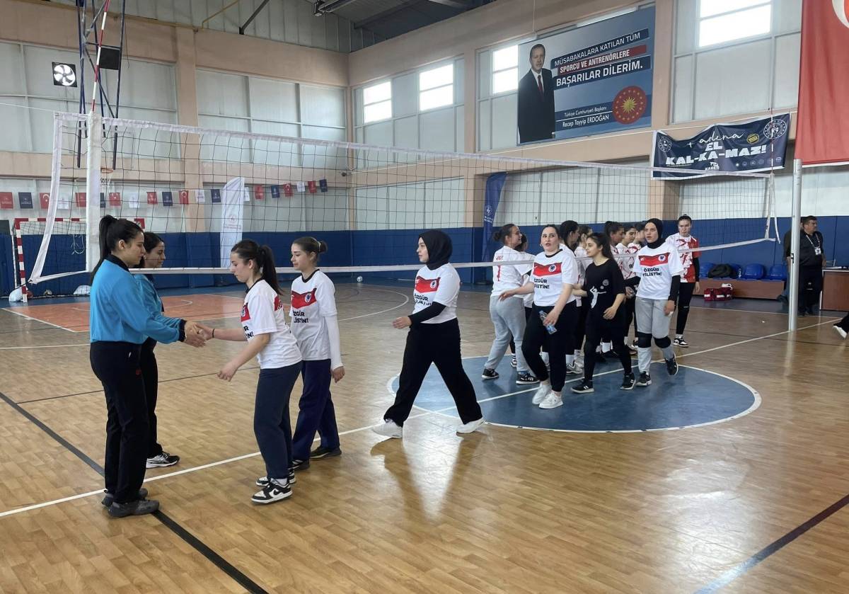 2. KÜME VOLEYBOL MÜSABAKALARI TAMAMLANDI