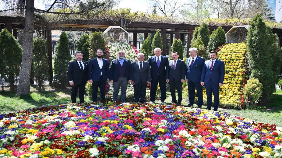 ÇAVUŞOĞLU : “KAYSERİ, DÜNYAYA ÖRNEK BİR ŞEHİR”