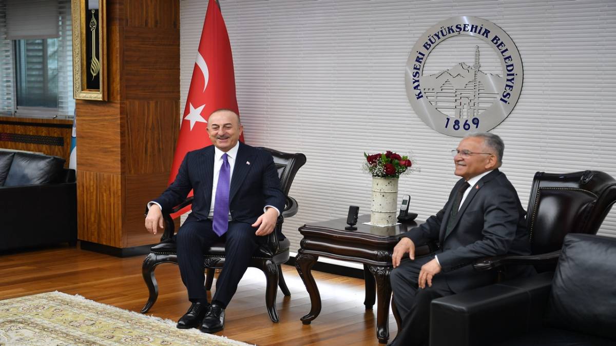 ÇAVUŞOĞLU : “KAYSERİ, DÜNYAYA ÖRNEK BİR ŞEHİR”