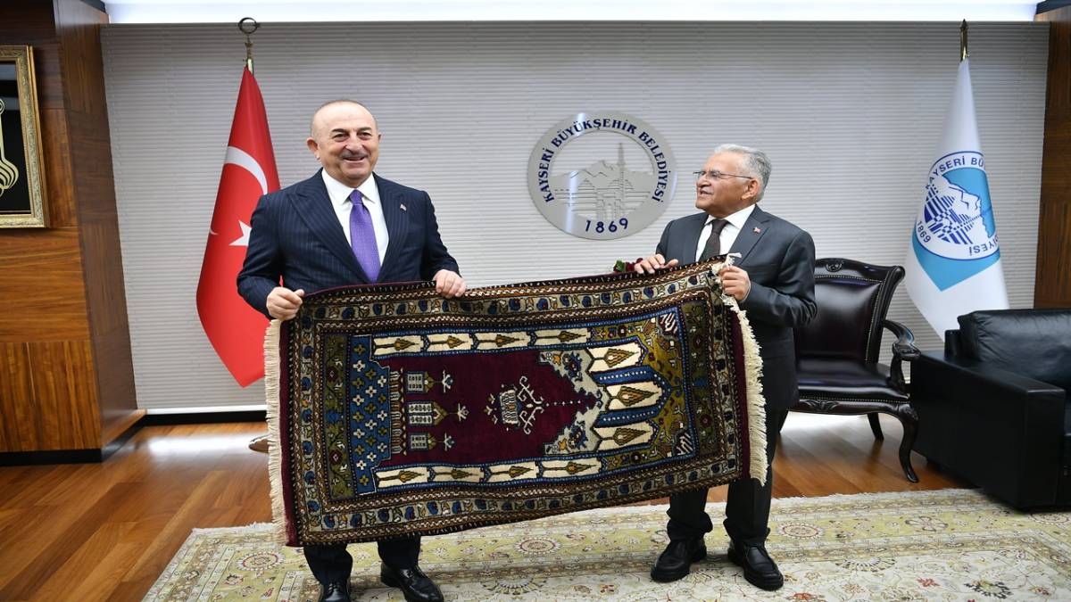 ÇAVUŞOĞLU : “KAYSERİ, DÜNYAYA ÖRNEK BİR ŞEHİR”