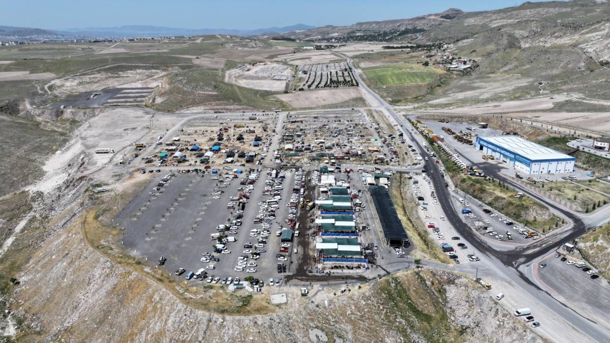 “KURBAN HİZMETİNDE ÖNCÜ,  TÜRKİYE’DE SAYILI BELEDİYEYİZ”