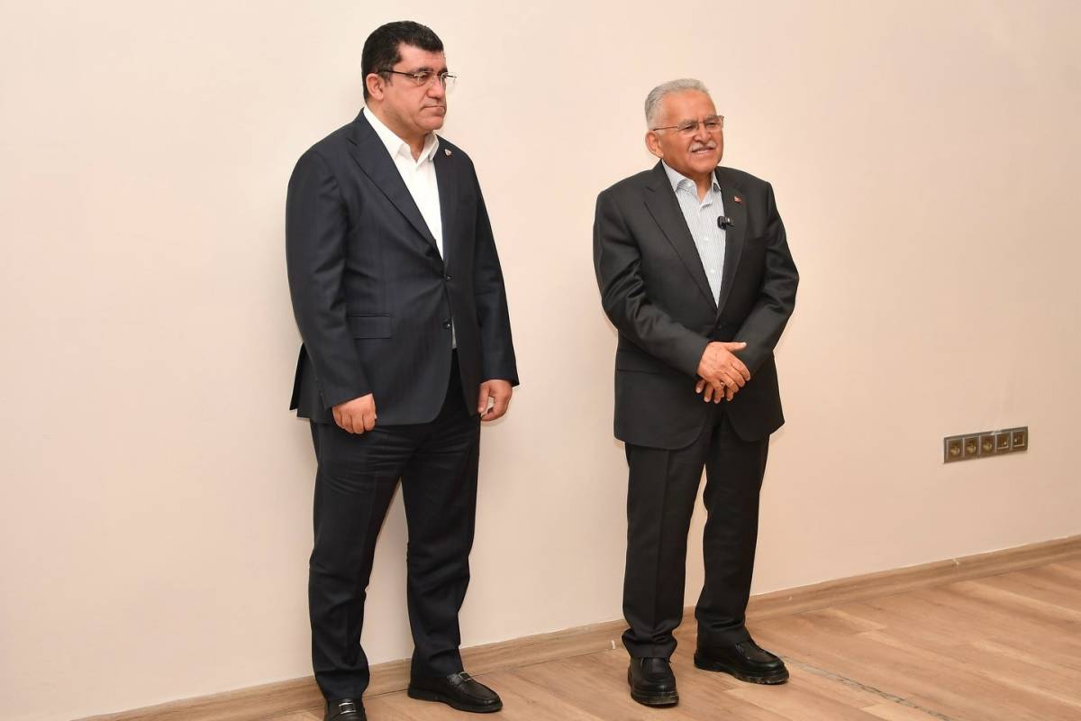 BÜYÜKKILIÇ’TAN KAYSERİSPOR’A “MORAL” ZİYARETİ