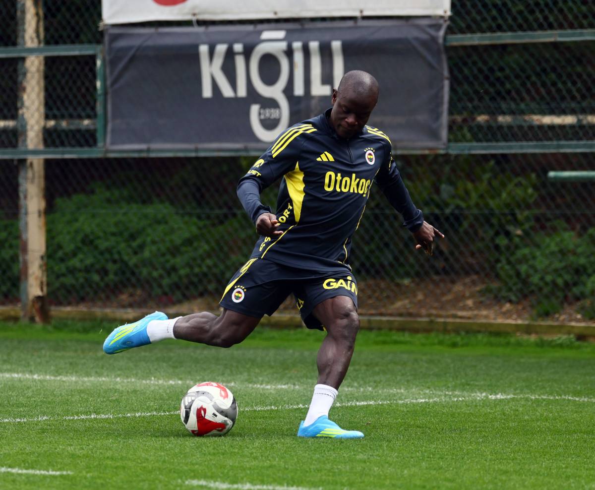 FENERBAHÇE, KAYSERİSPOR MAÇI HAZIRLIKLARINI SÜRDÜRDÜ