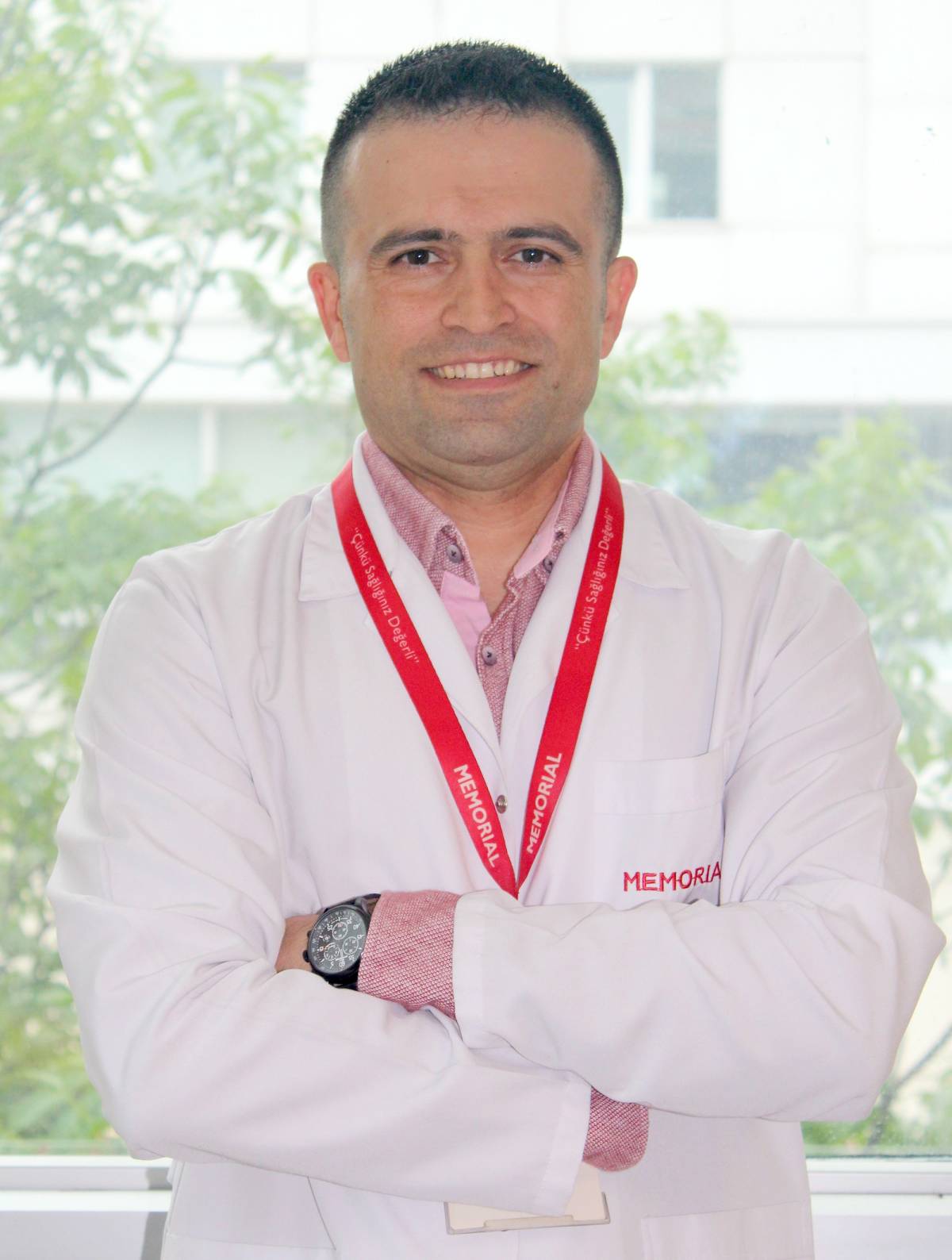 ÇOCUKLARDA SIK KULAK ÇEKMESİNE DİKKAT