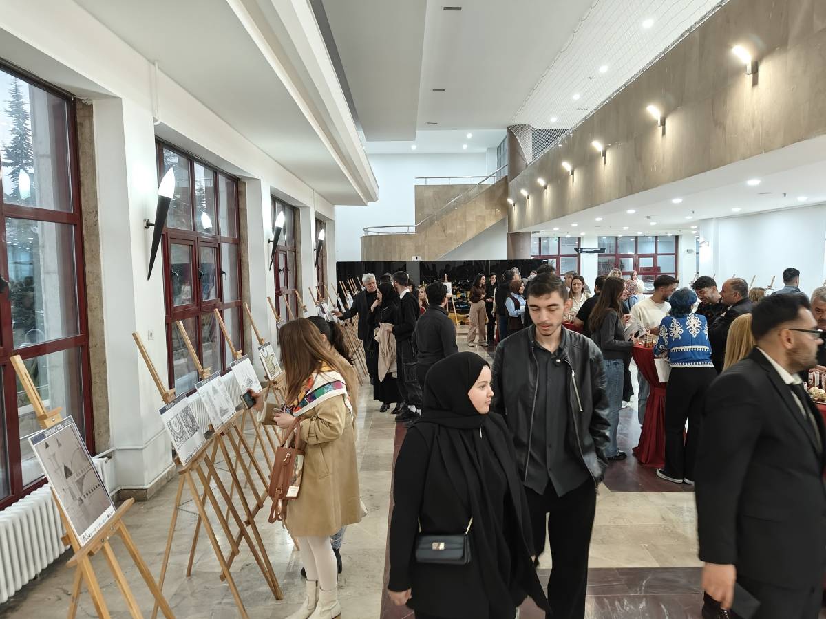 MİMAR SİNAN'IN ESERLERİ KIYAFETLERE DÖKÜLDÜ