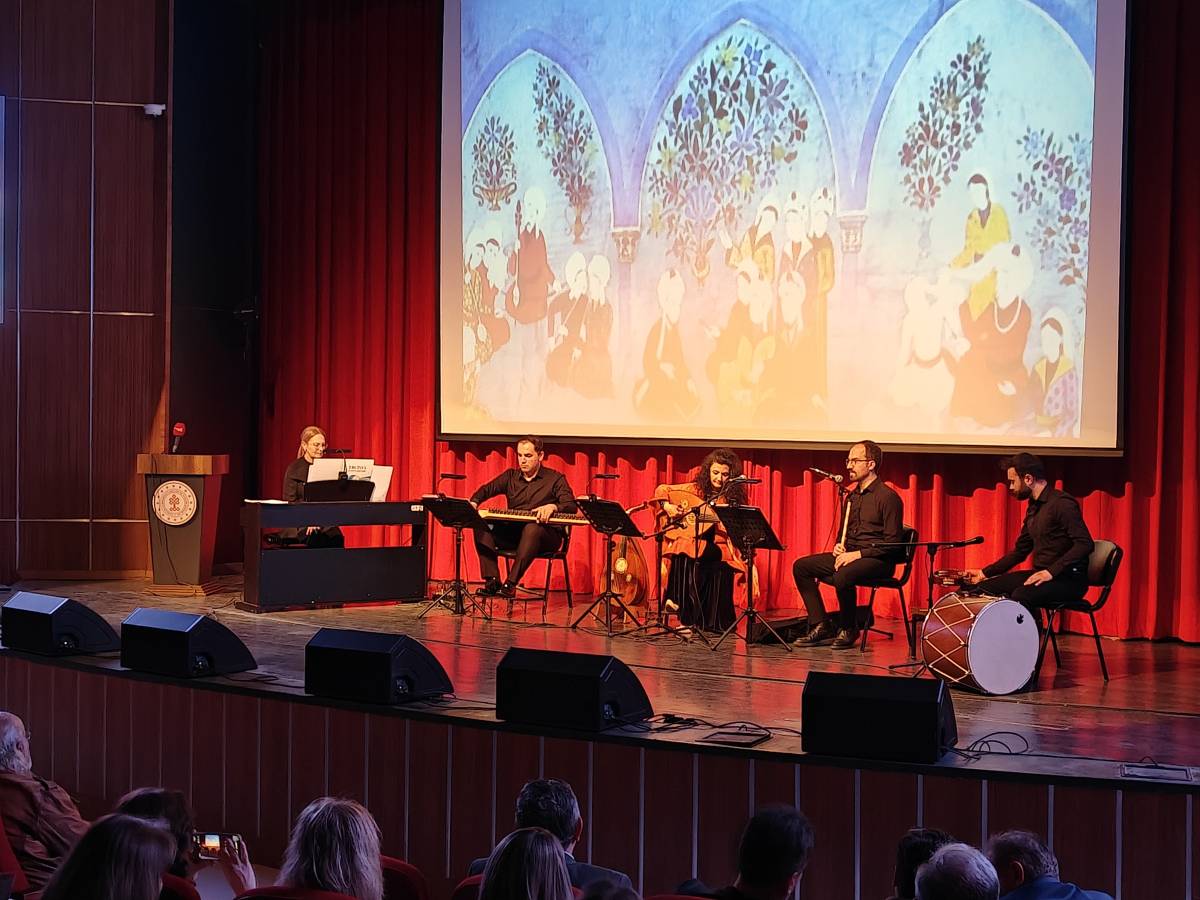 MİMAR SİNAN'IN ESERLERİ KIYAFETLERE DÖKÜLDÜ