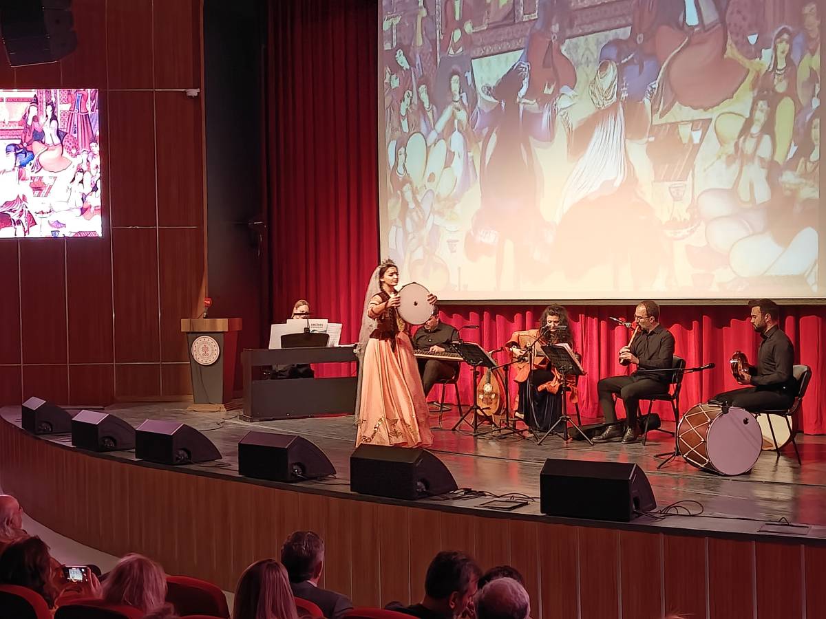 MİMAR SİNAN'IN ESERLERİ KIYAFETLERE DÖKÜLDÜ