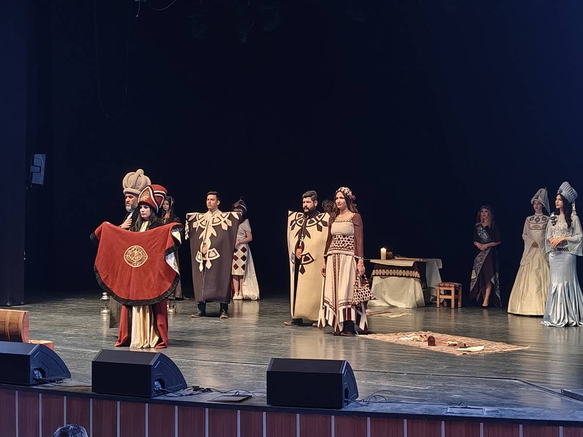 MİMAR SİNAN'IN ESERLERİ KIYAFETLERE DÖKÜLDÜ