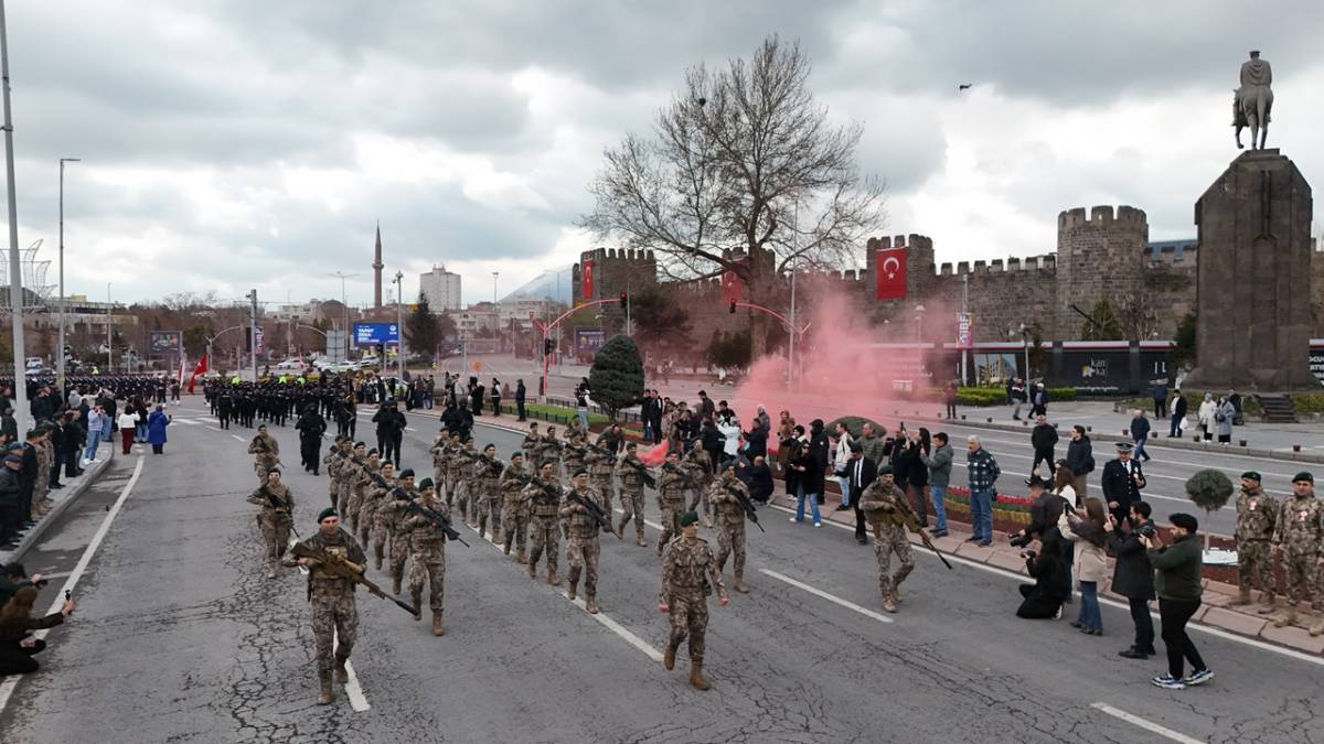 POLİS HAFTASINDA ÖZEL HAREKAT'TAN NEFES KESEN GÖSTERİ