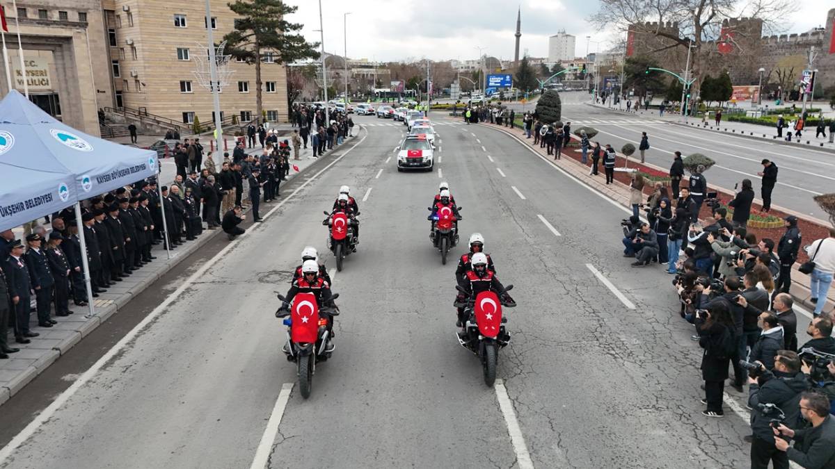 POLİS HAFTASINDA ÖZEL HAREKAT'TAN NEFES KESEN GÖSTERİ