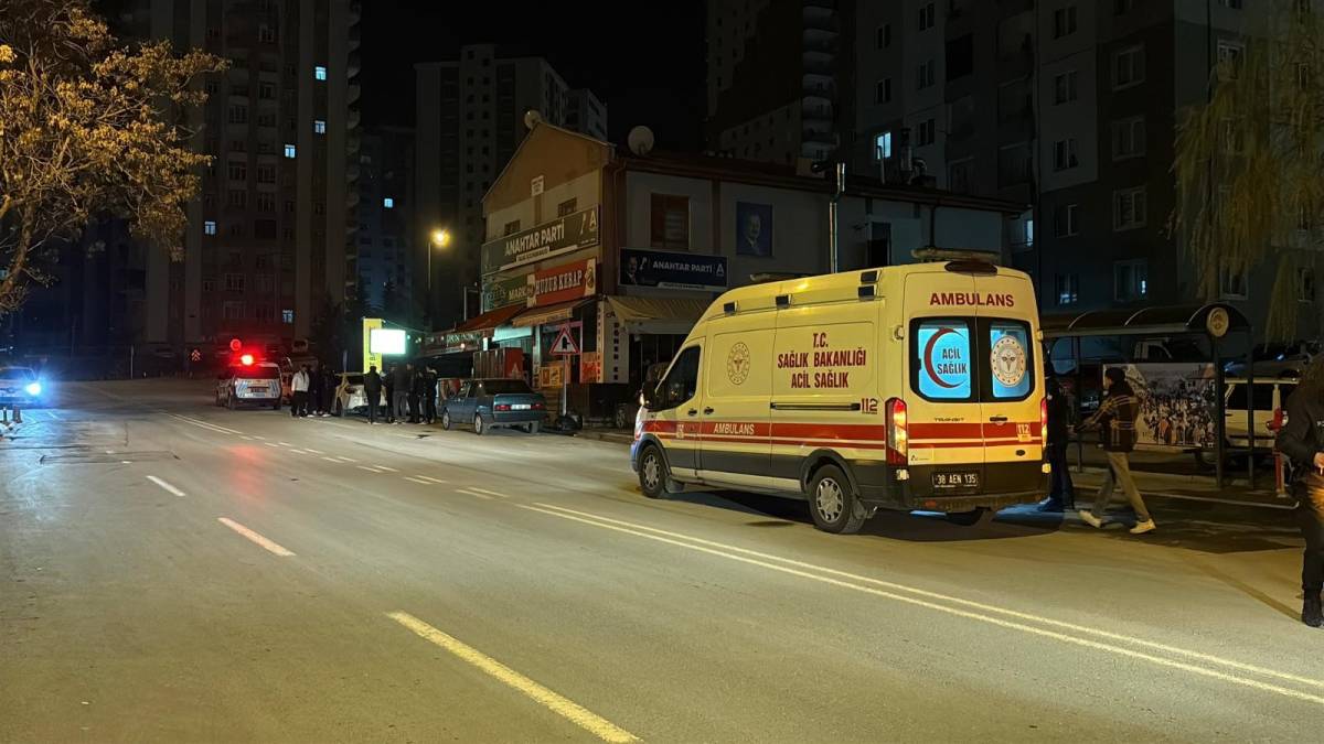 İKİ GRUP ARASINDA BIÇAKLI KAVGA