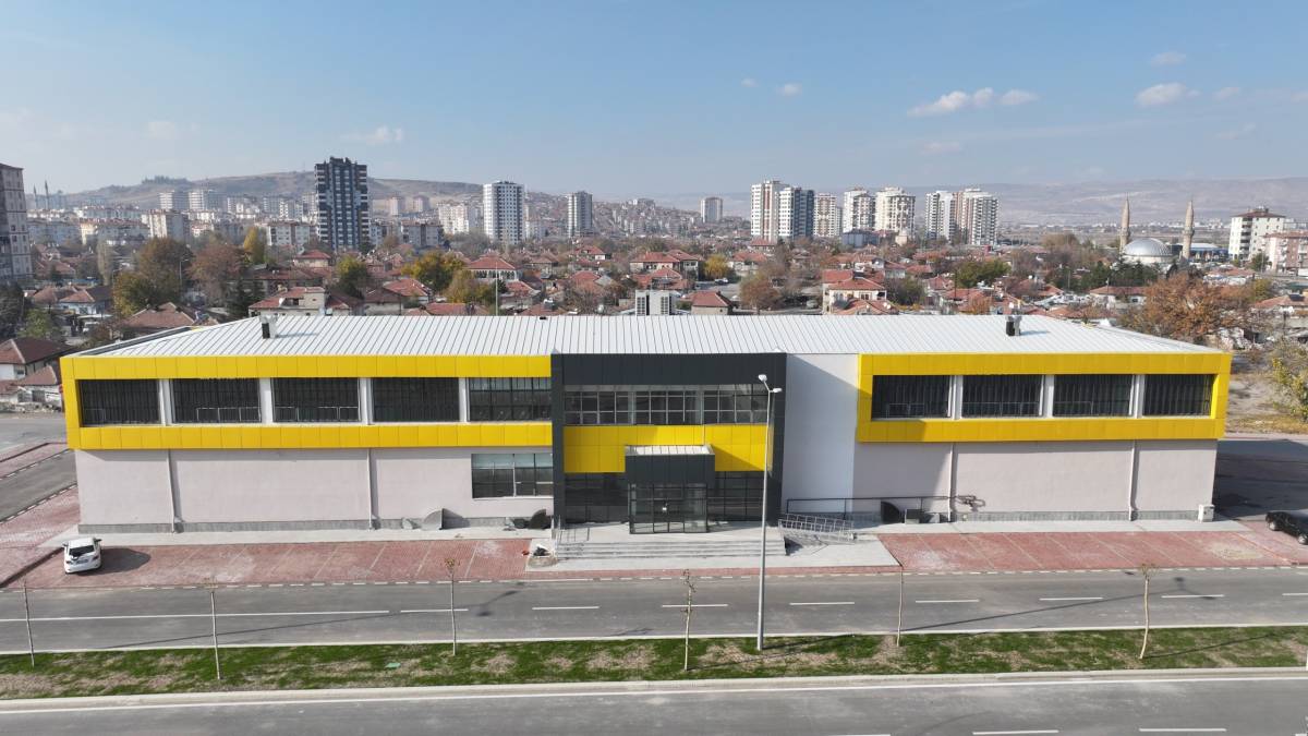 KOCASİNAN'IN YUNUSEMRE’DEKİ SOSYAL TESİSİ HİZMET VERMEYE BAŞLADI