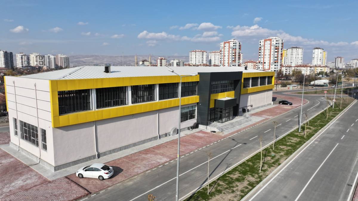 KOCASİNAN'IN YUNUSEMRE’DEKİ SOSYAL TESİSİ HİZMET VERMEYE BAŞLADI