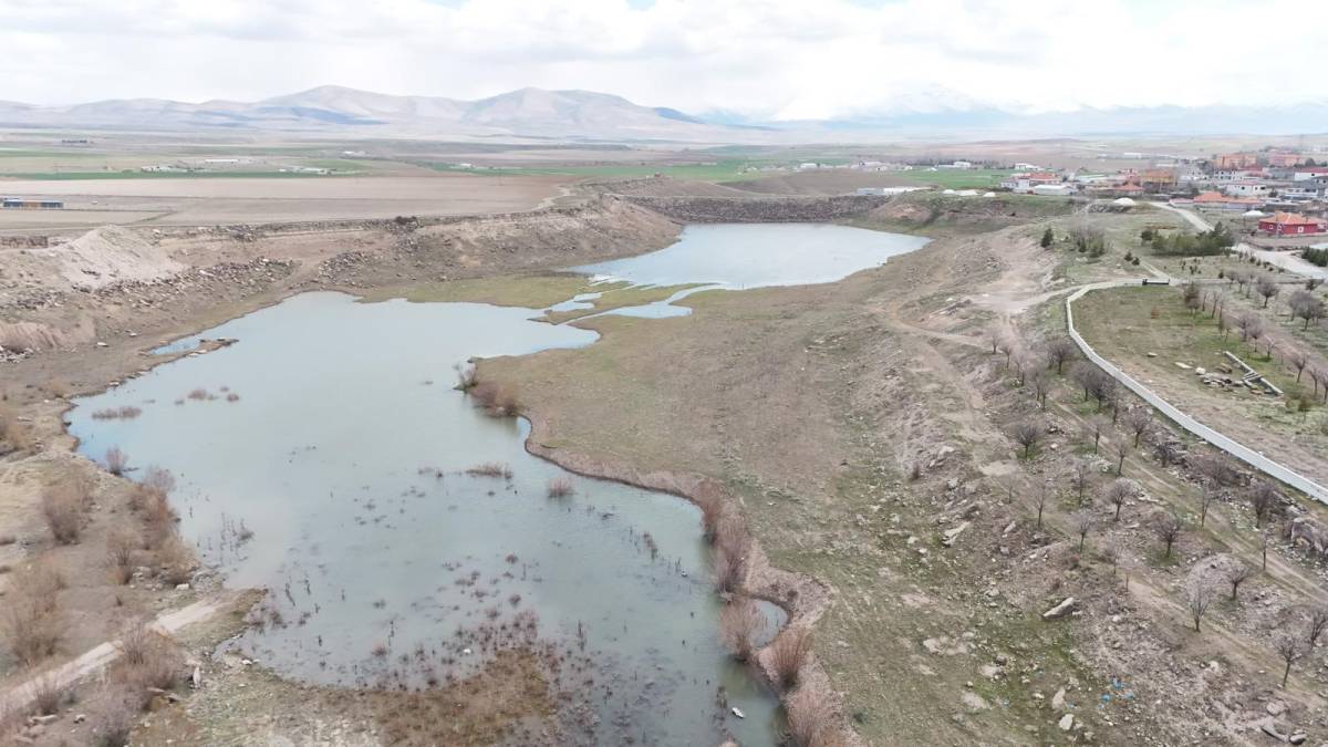 YAĞIŞLAR BARAJLARI DOLDURDU, ÇİFTÇİNİN YÜZÜ GÜLDÜ