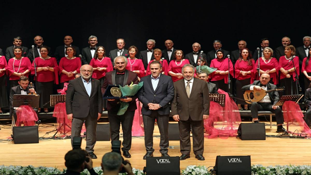 TALAS’TA HİCÂZ NAĞMELERİ GÖNÜLLERE DOKUNDU