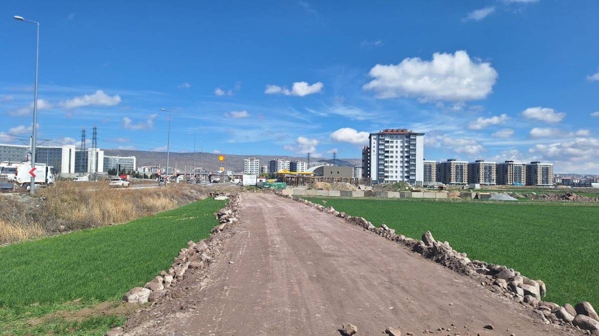 ÇOLAKBAYRAKDAR: “HER SOKAĞA KONFOR, HER MAHALLEYE DEĞİŞİM GETİRİYORUZ”