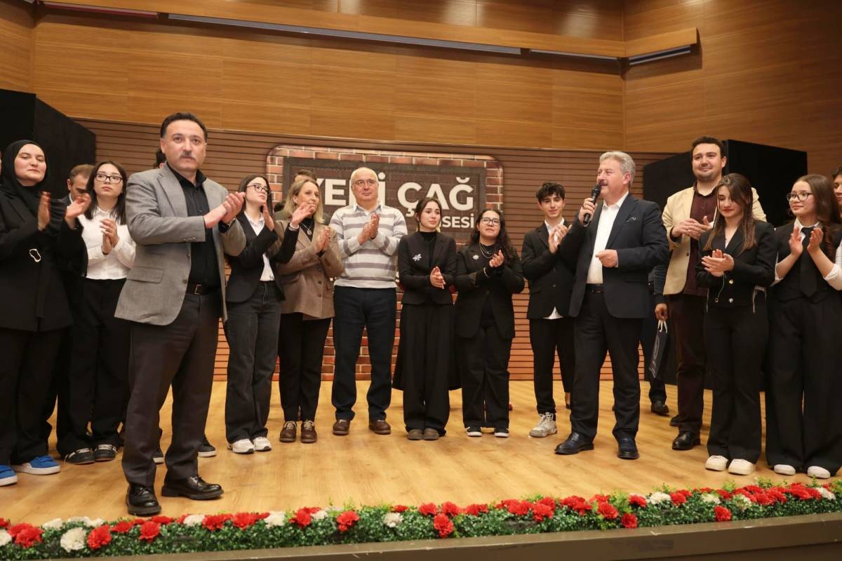 TİYATRO OYUNU BÜYÜK ALKIŞ TOPLADI