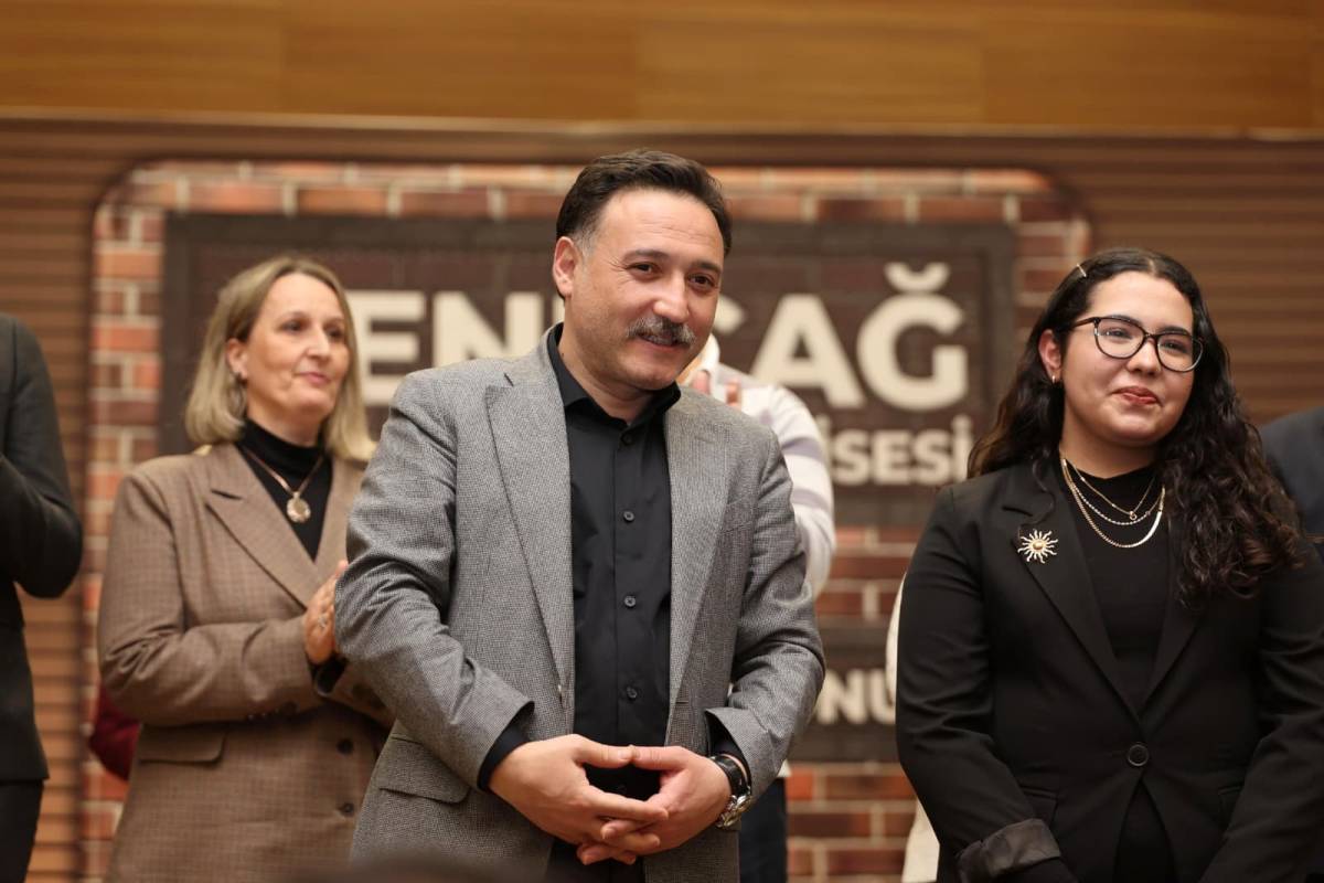 TİYATRO OYUNU BÜYÜK ALKIŞ TOPLADI