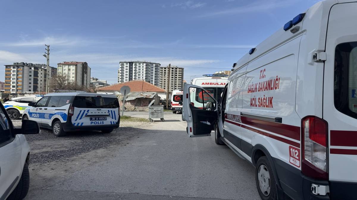 ÖĞRENCİ İLE REHABİLİTASYON SERVİSİ ÇARPIŞTI: 5 YARALI