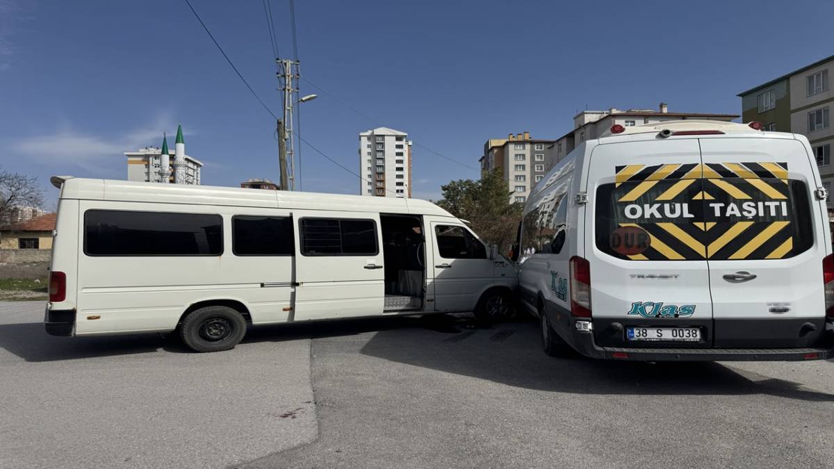 ÖĞRENCİ İLE REHABİLİTASYON SERVİSİ ÇARPIŞTI: 5 YARALI