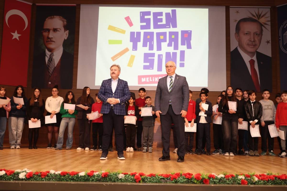 'SEN YAPARSIN MELİKGAZİ'DE BAŞARILI OLAN KÜÇÜK MÜZİSYENLER ÖDÜLLERİNİ ALDI