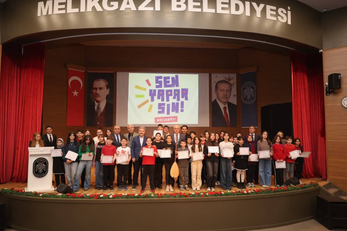 'SEN YAPARSIN MELİKGAZİ'DE BAŞARILI OLAN KÜÇÜK MÜZİSYENLER ÖDÜLLERİNİ ALDI