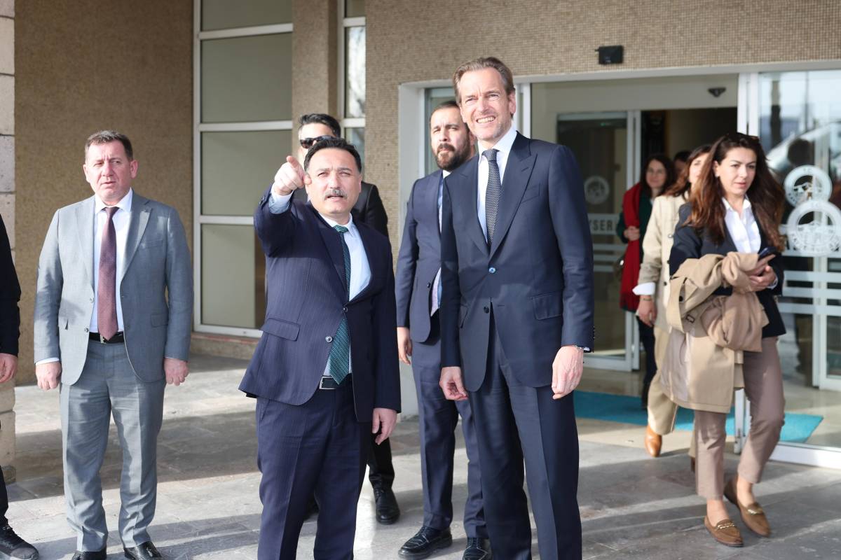 BELÇİKA ANKARA BÜYÜKELÇİSİ’NDEN VALİ ÇİÇEK’E ZİYARET