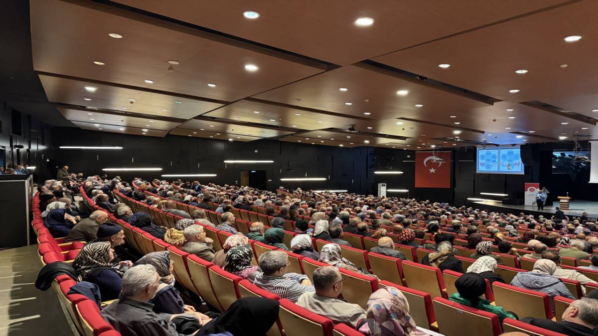 HACI ADAYLARINA EĞİTİM SEMİNERİ VERİLDİ