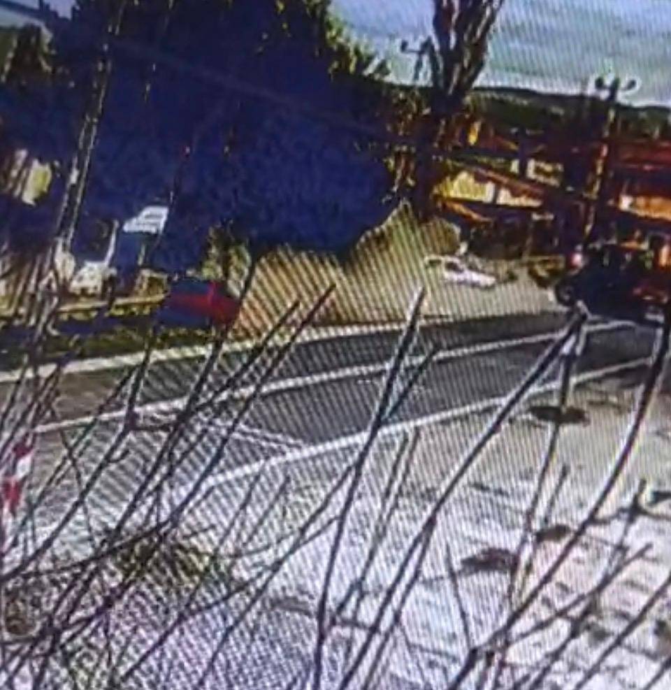 TRAKTÖRLE OTOMOBİLİN ÇARPIŞTIĞI KAZA KAMERADA: 2 YARALI