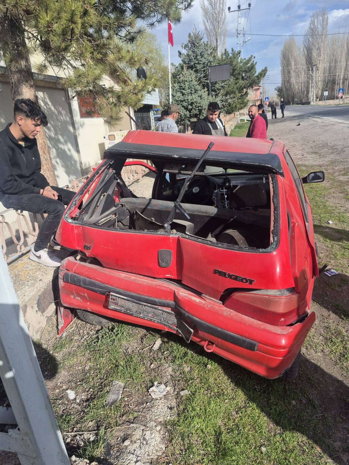 TRAKTÖRLE OTOMOBİLİN ÇARPIŞTIĞI KAZA KAMERADA: 2 YARALI