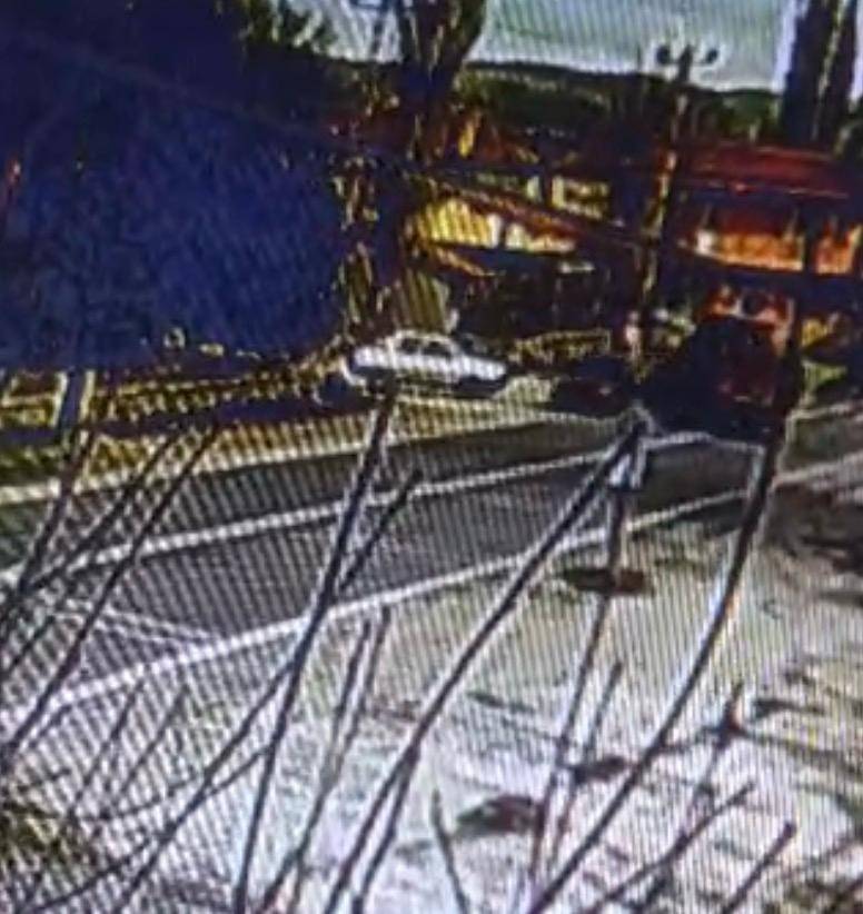 TRAKTÖRLE OTOMOBİLİN ÇARPIŞTIĞI KAZA KAMERADA: 2 YARALI