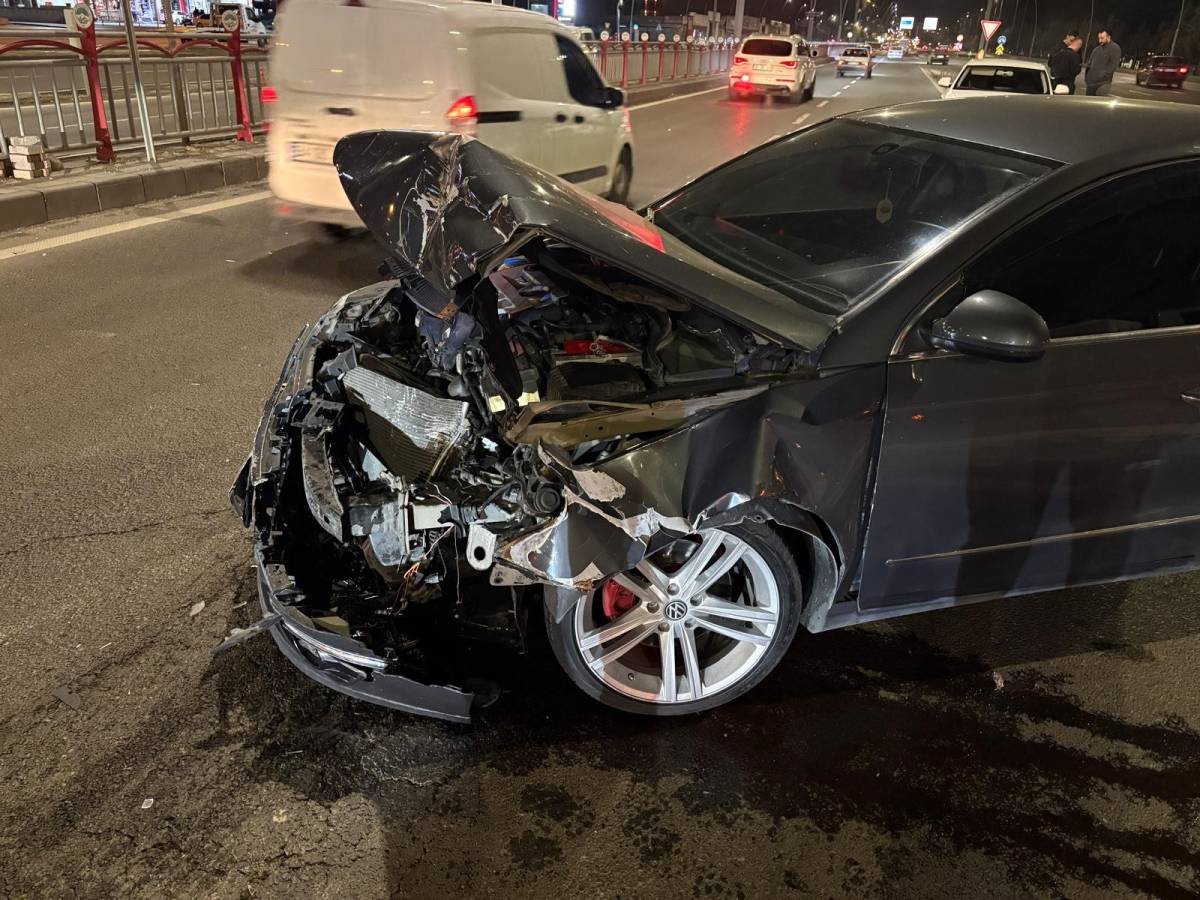 İKİ OTOMOBİL ÇARPIŞTI: 1 YARALI