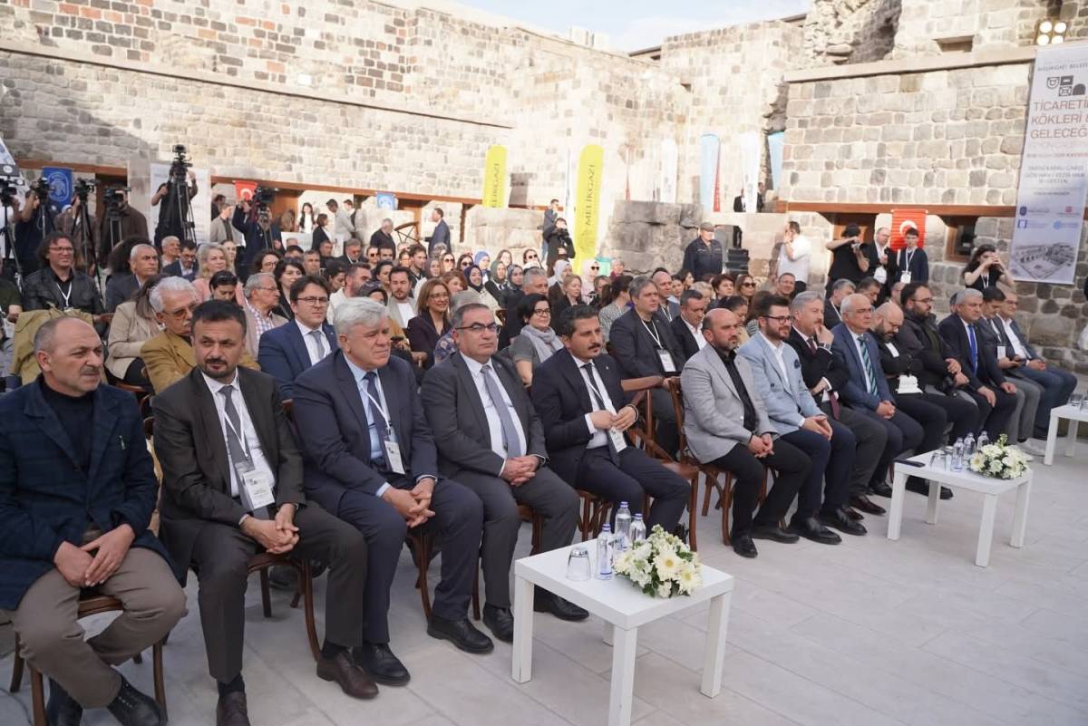 TİCARETİN KÖKLERİ VE GELECEĞİ VİZYON ÇALIŞTAYI GÖN HAN’DA BAŞLADI