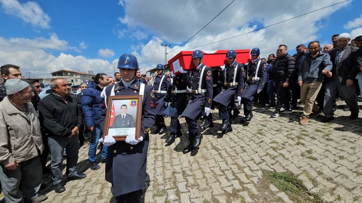 HAYATINI KAYBEDEN KURSİYER JANDARMA TOPRAĞA VERİLDİ